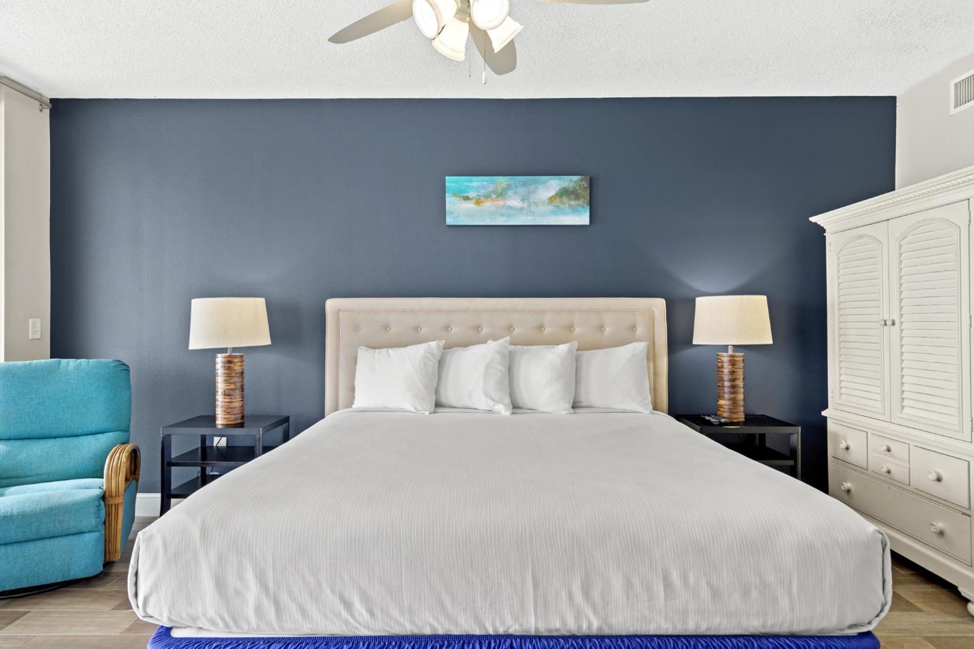 Official Majestic Beach Resort - Over 60 Units - All Ocean Front, Panama City Beach, Fl Номер фото