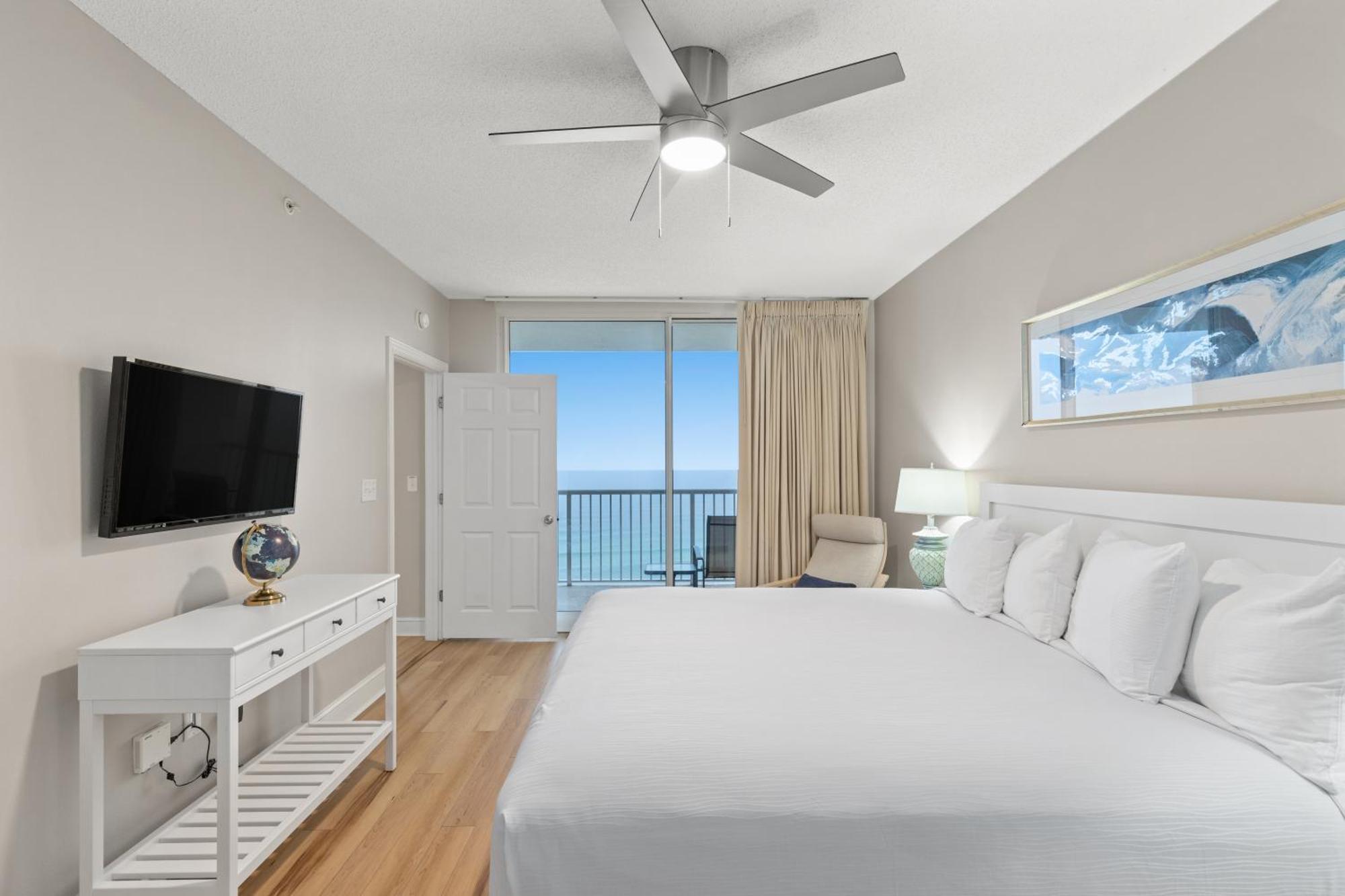 Official Majestic Beach Resort - Over 60 Units - All Ocean Front, Panama City Beach, Fl Номер фото