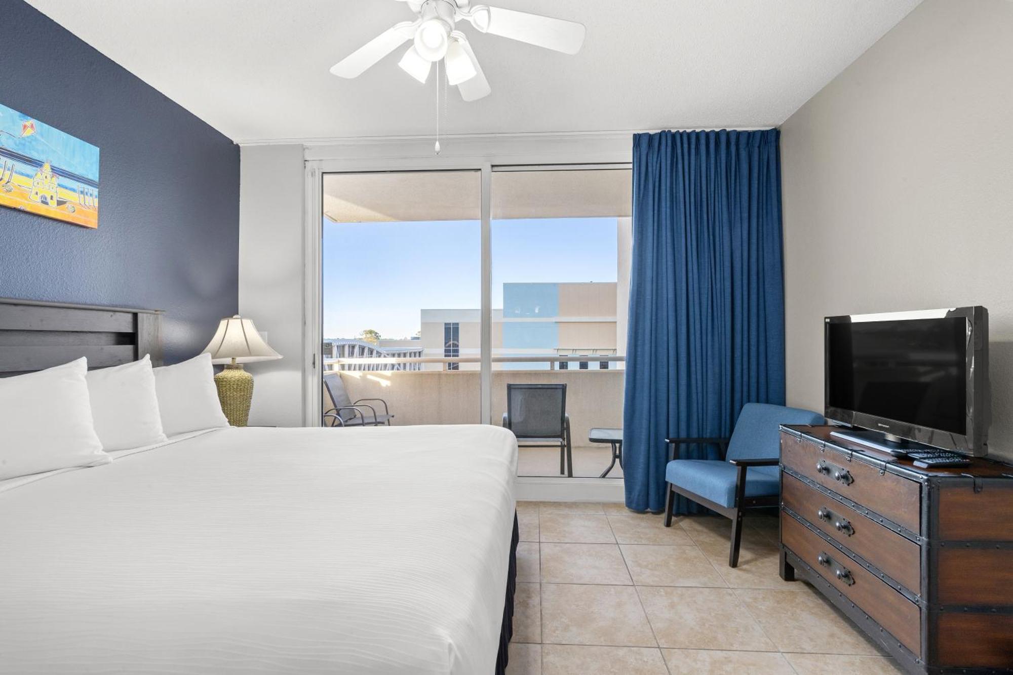 Official Majestic Beach Resort - Over 60 Units - All Ocean Front, Panama City Beach, Fl Номер фото