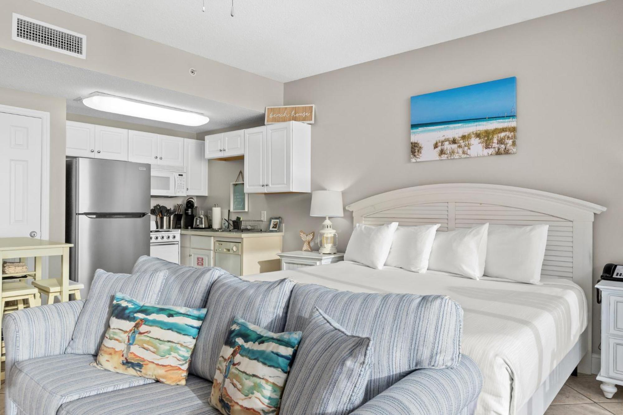 Official Majestic Beach Resort - Over 60 Units - All Ocean Front, Panama City Beach, Fl Номер фото