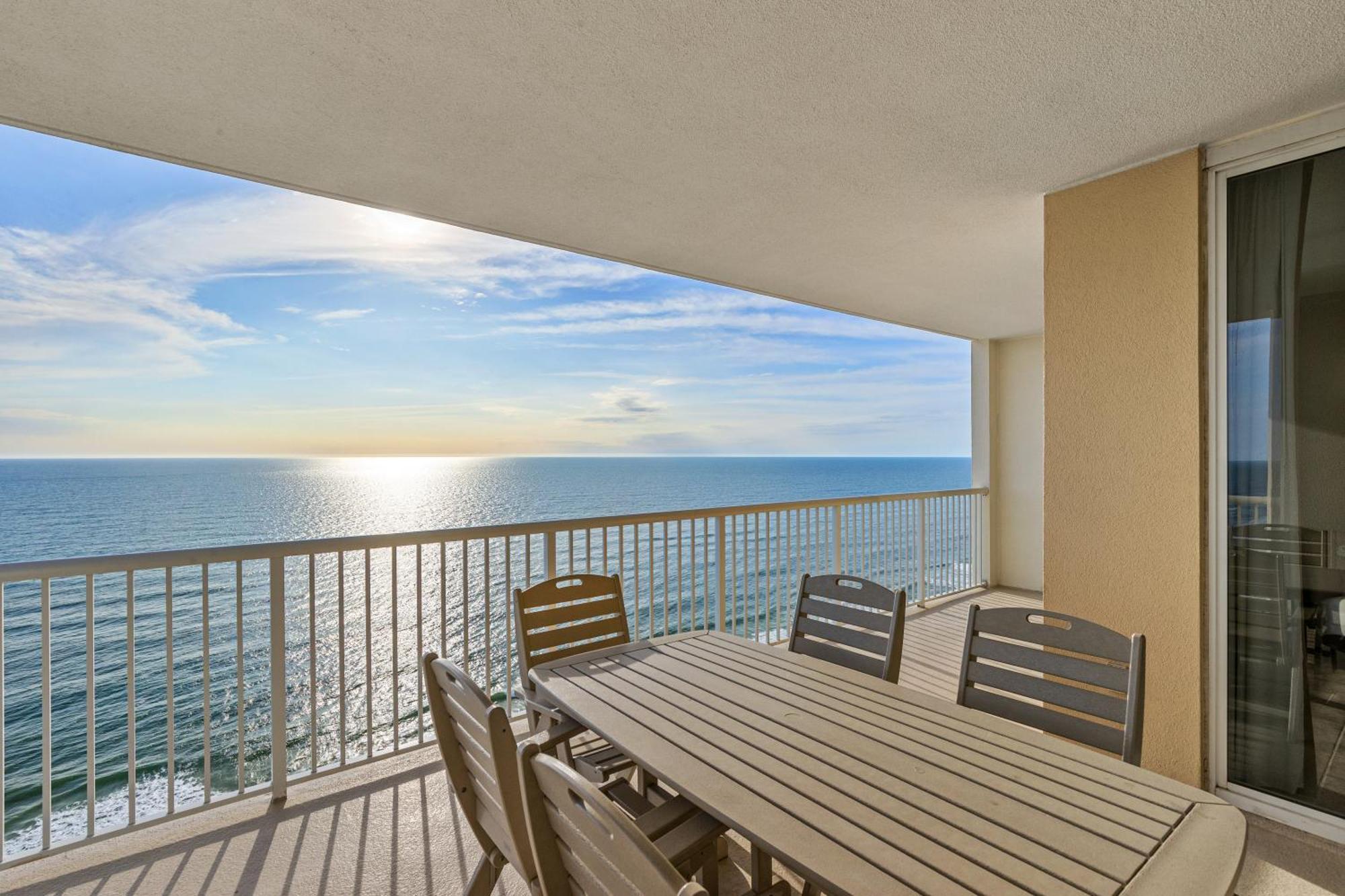 Official Majestic Beach Resort - Over 60 Units - All Ocean Front, Panama City Beach, Fl Экстерьер фото