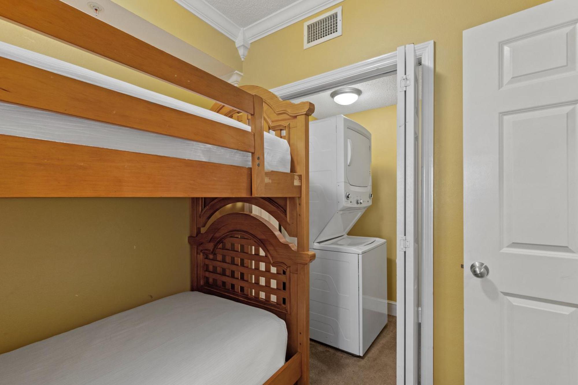 Official Majestic Beach Resort - Over 60 Units - All Ocean Front, Panama City Beach, Fl Номер фото