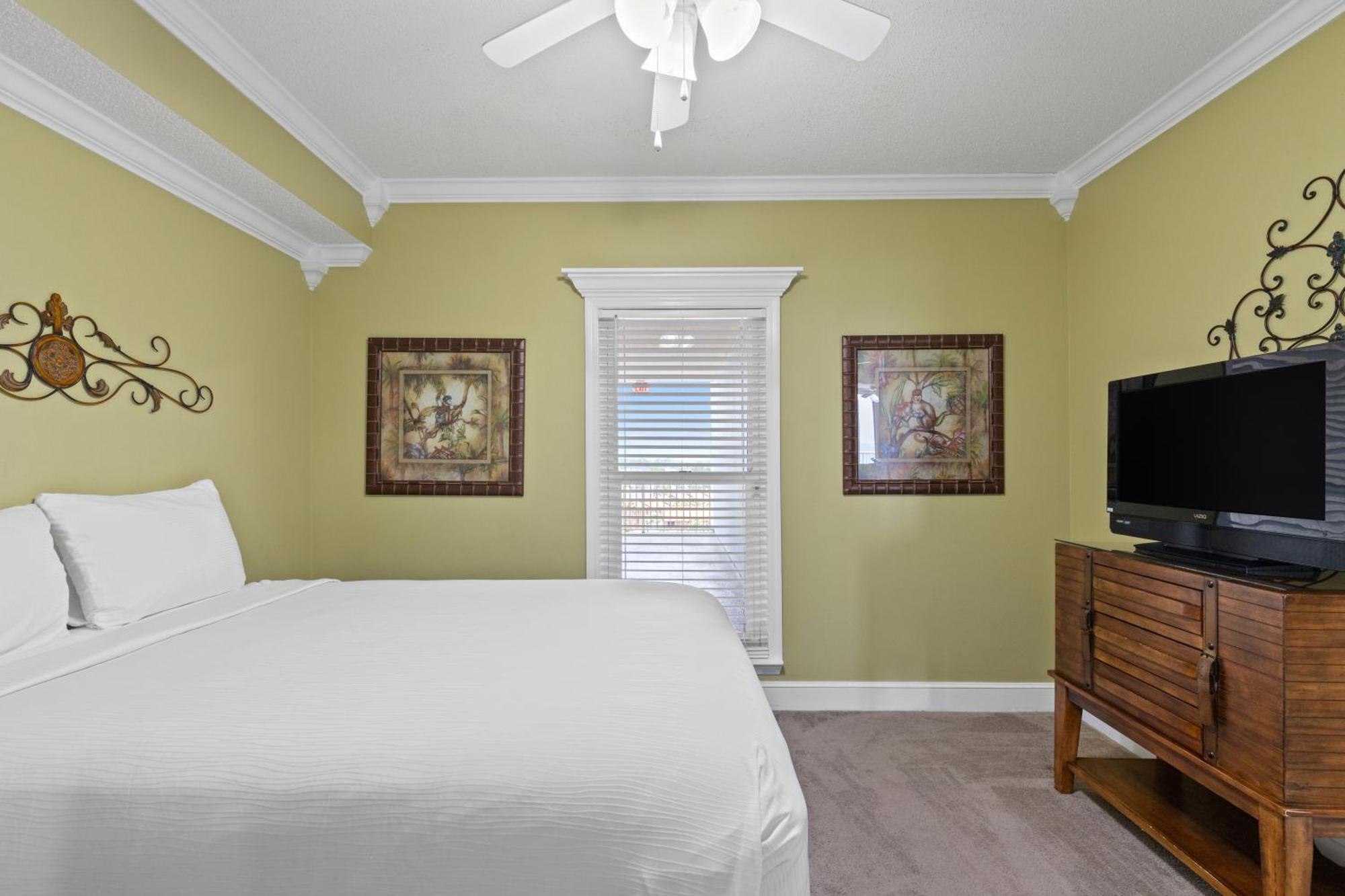 Official Majestic Beach Resort - Over 60 Units - All Ocean Front, Panama City Beach, Fl Номер фото